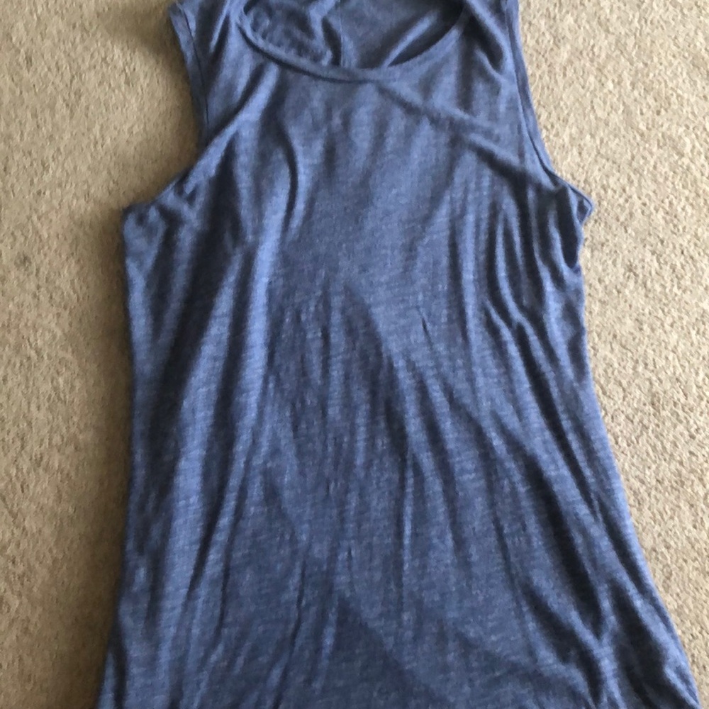 Athleta top size M